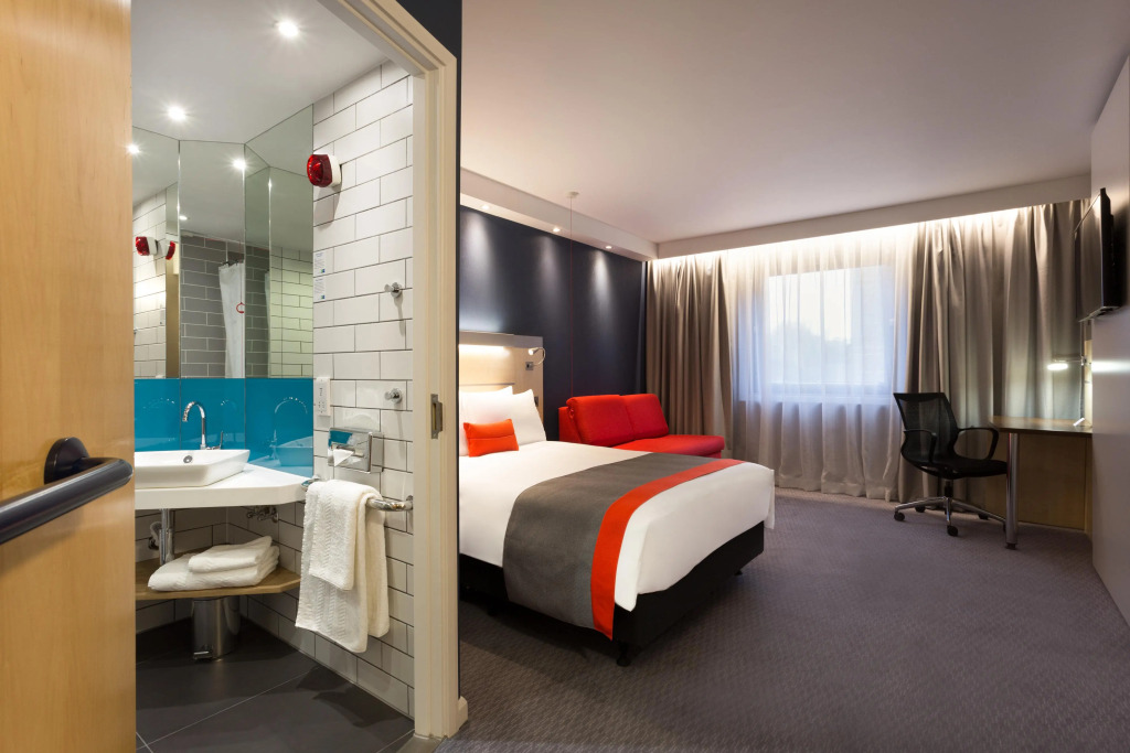 Holiday Inn Express London - Watford Junction by IHG