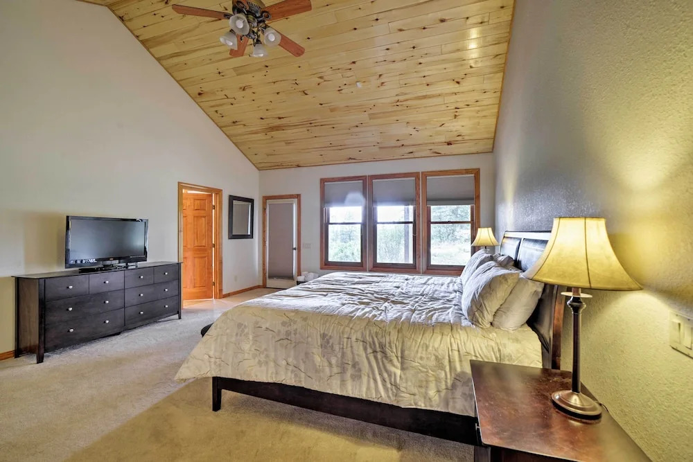 Pagosa Springs Home w/ Patio, Grill & Hot Tub!