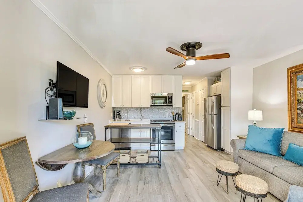 HHI Beach Cozy Condo Pool, Gym and Tennis