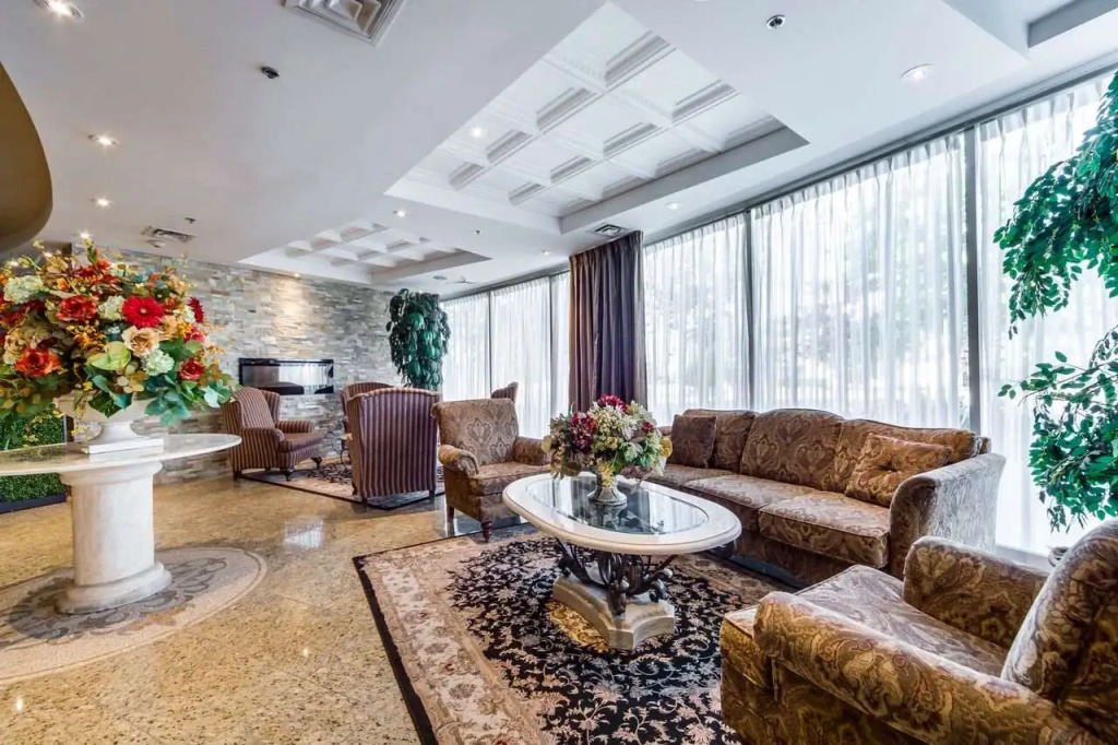 Monte Carlo Inn Airport Suites