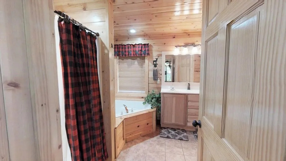 Laurel Valley Way Cabin 1849 - 2 Br cabin by RedAwning