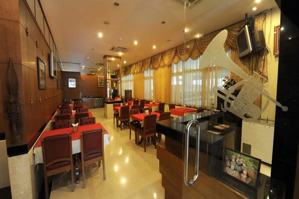 Whitehouse Condotel