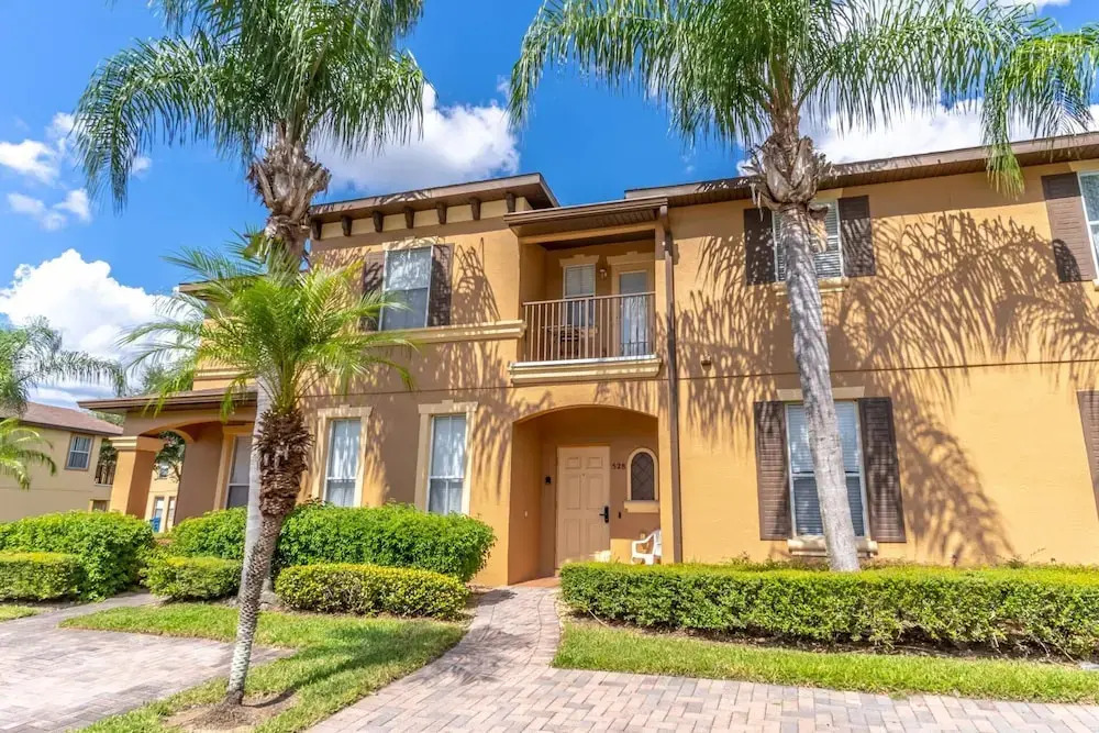 528 Regal Palms