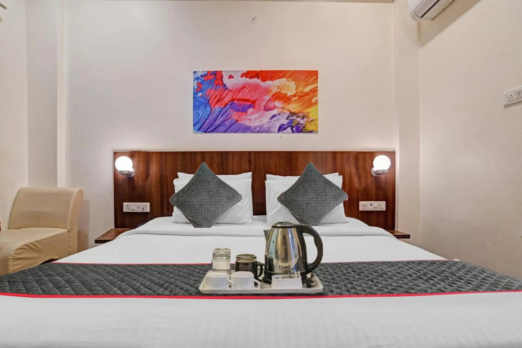 Super OYO Townhouse 931 Hotel Benchmark Vijay Nagar