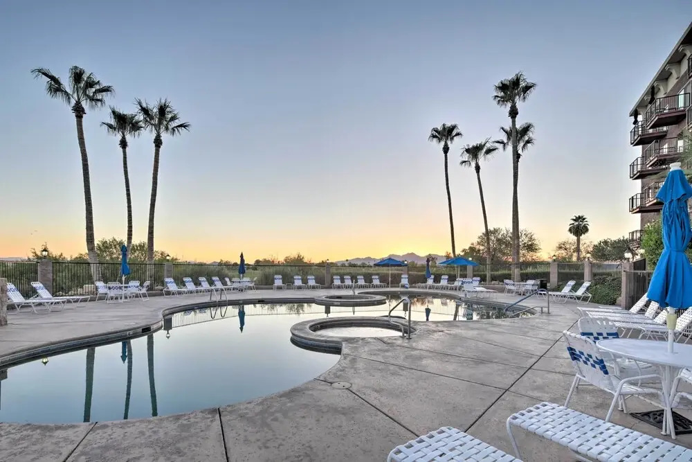 Walk to Golf & Beach: Queens Bay Resort Condo