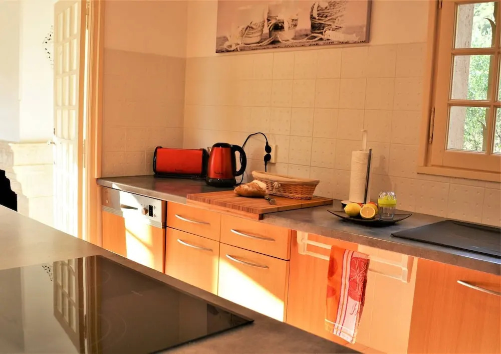 Villa Aurlie Sea View, 600m To Beach And Shops