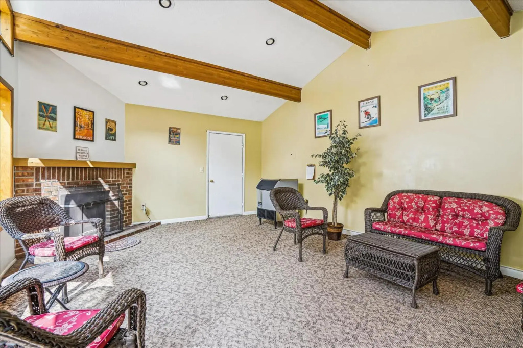 Deluxe Two Bedroom Suite on 2nd floor with outdoor heated pool 20708