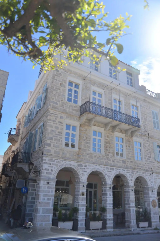 Habit Syros