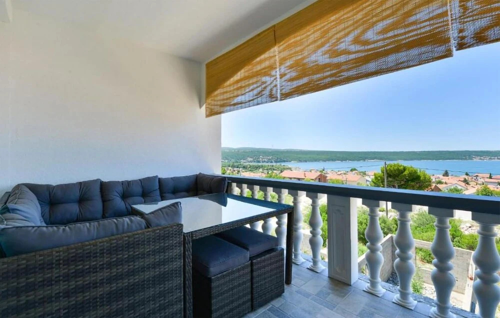 Stunning Apartment in Obrovac With 3 Bedrooms, Wifi and Outdoor Swimming Pool