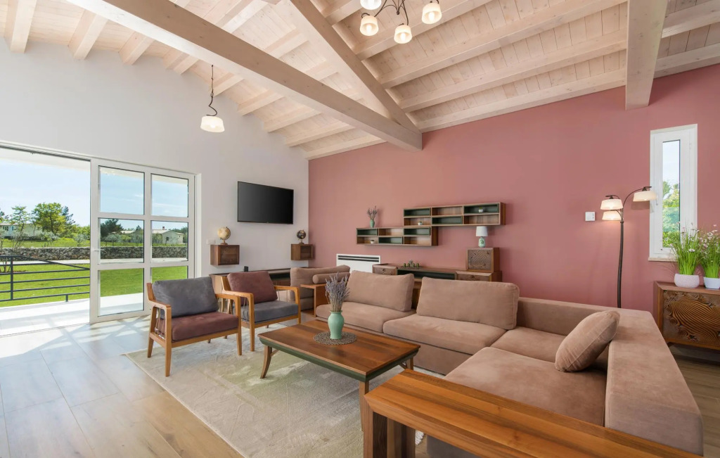 Arkaim in Filipana with 5 bedrooms and 5 bathrooms