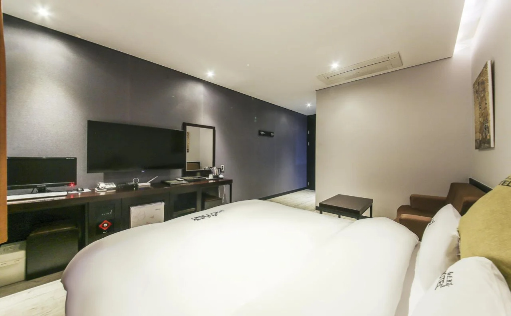 West Hill Hotel