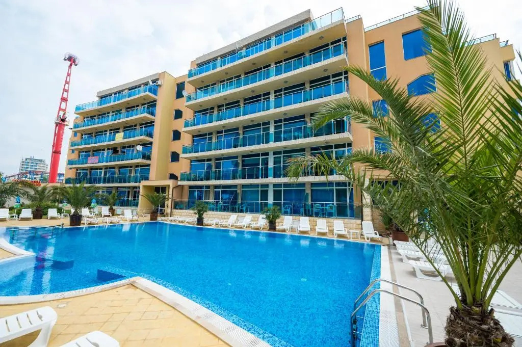 Deluxe Apartments Gallery 2