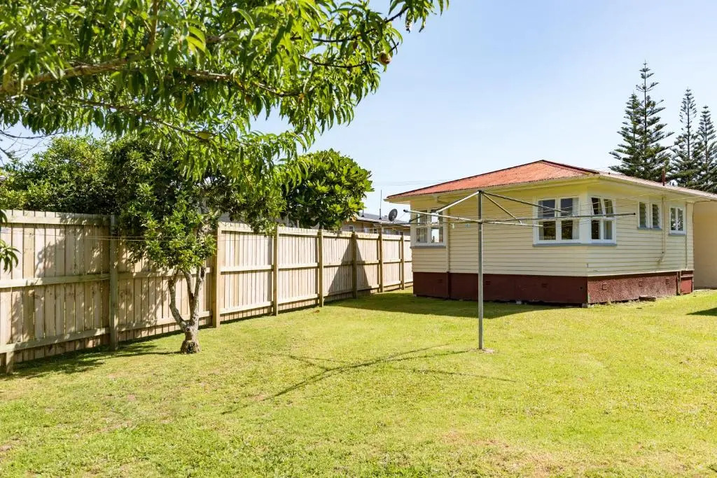 Waitangi Beach Bach 30B