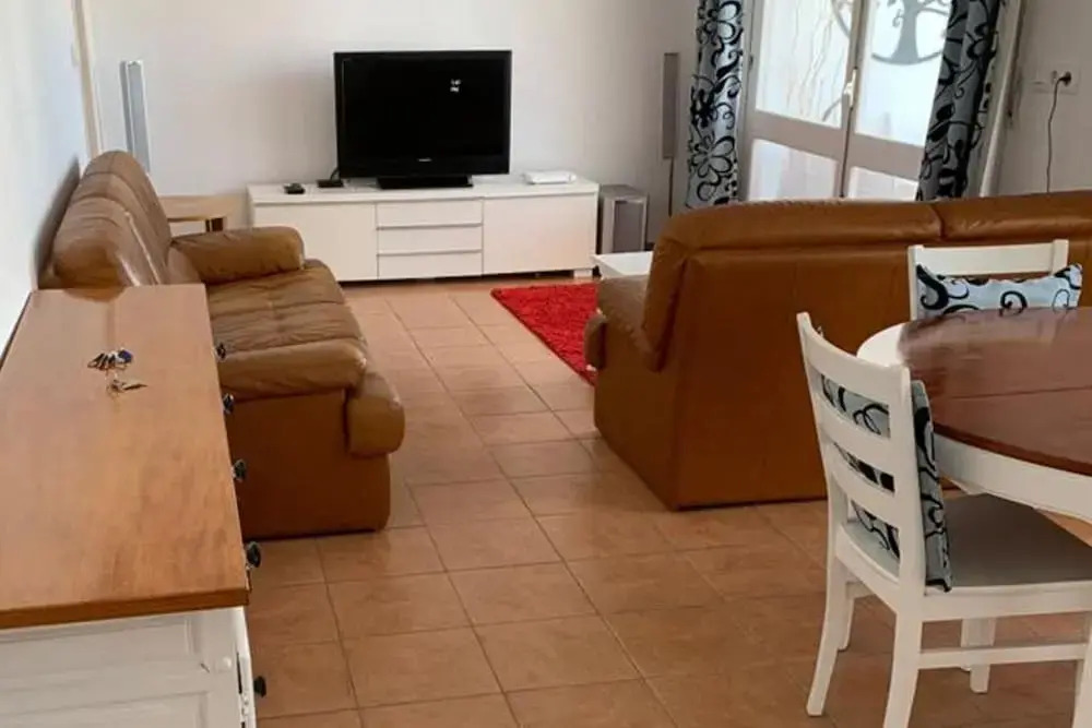 Seaview Balcony - 3 Bedroom Apartment Sleeps 6