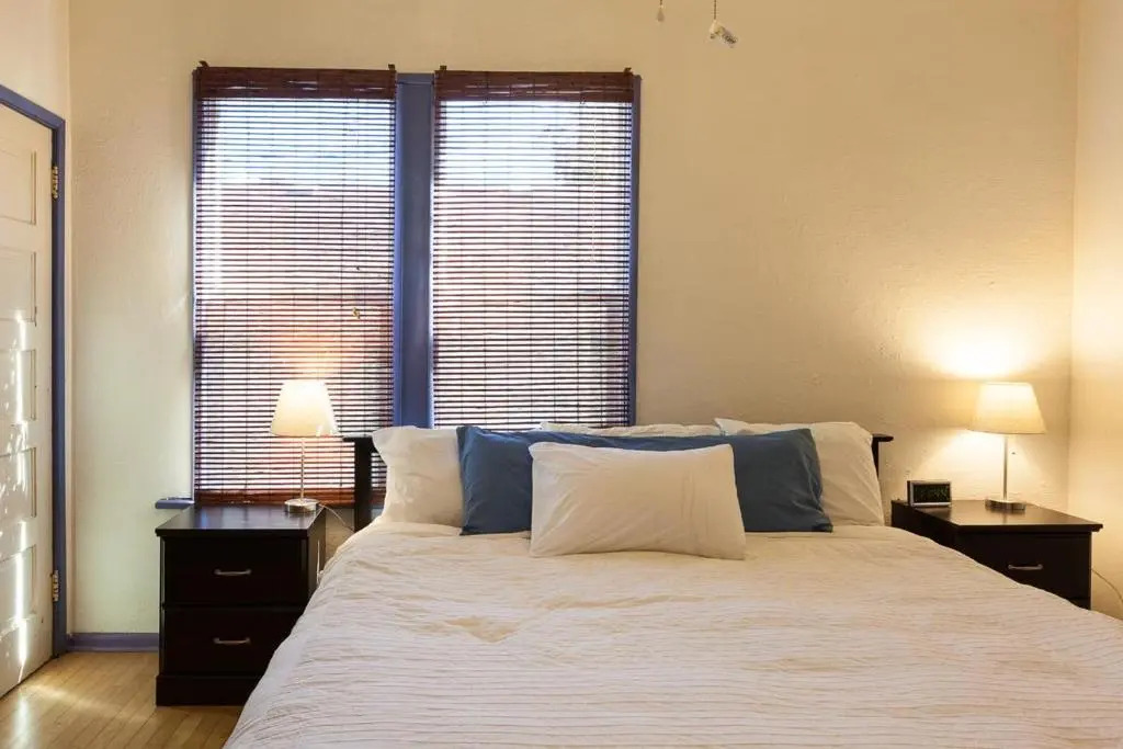 Heartbreak-Rvr/Mt View-4BR/2BA