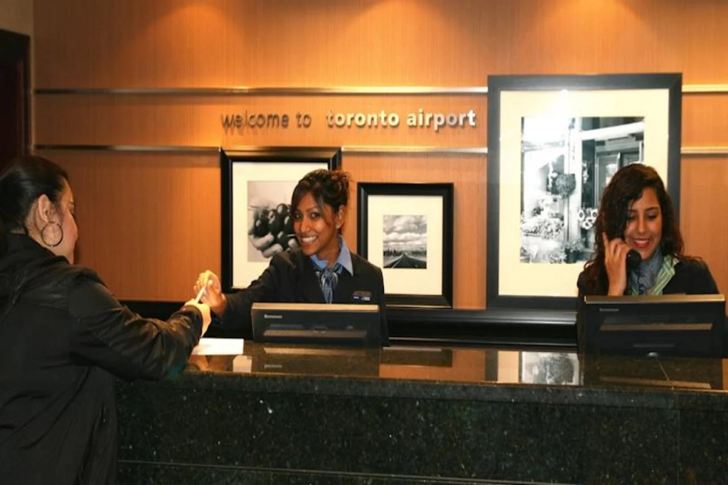 Hampton Inn & Suites by Hilton Toronto Airport