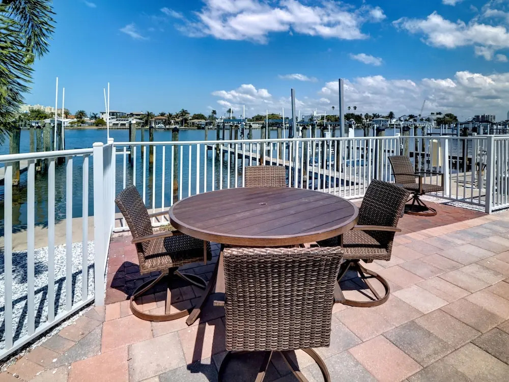 140 Brightwater Dr House - 3 Br townhouse by RedAwning