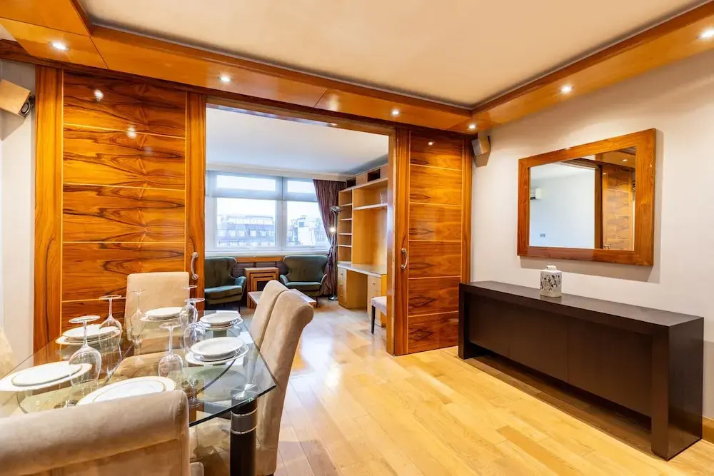 Mayfair Deluxe Apartment