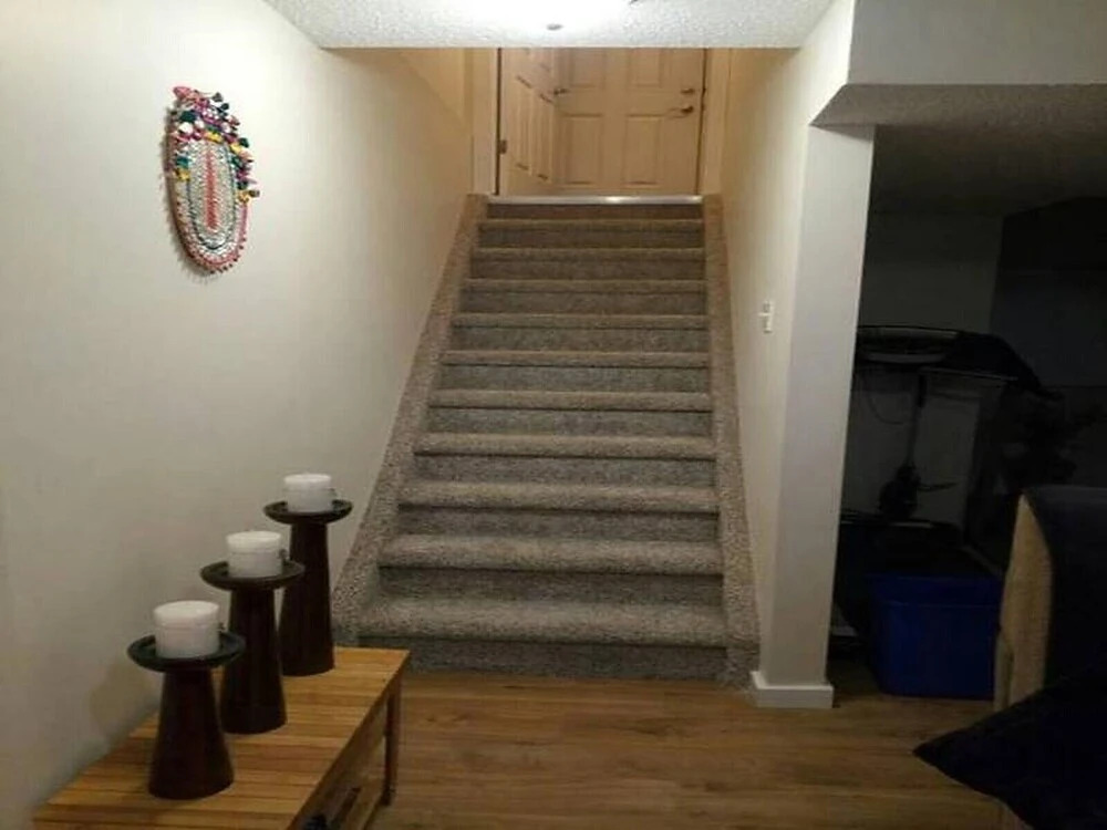 Beautiful Furnished Basement Suite In Airdrie