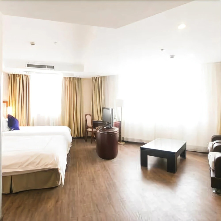 Warmly Hotel