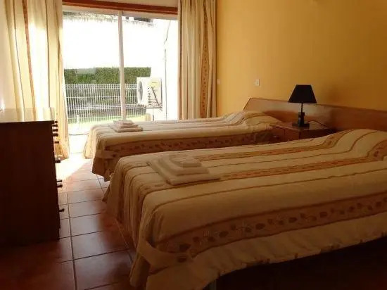 Cardeira Holiday Apartments