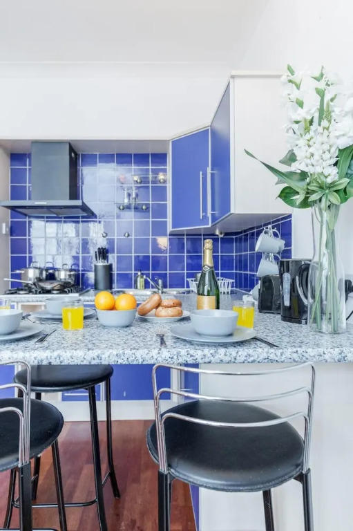 Bright stylish Nott Hill apart sleeps 6