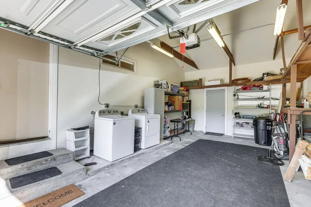 Home w/ 2 Decks - 2 Mi to Lake Gregory Dog Park!