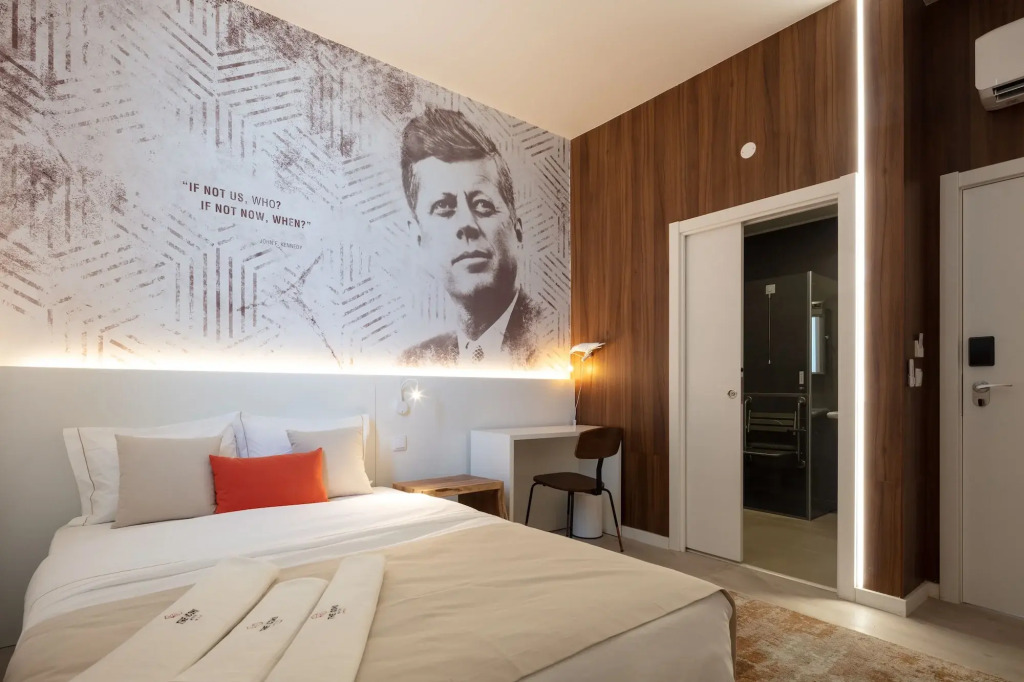The ICONS Lisbon Hotel