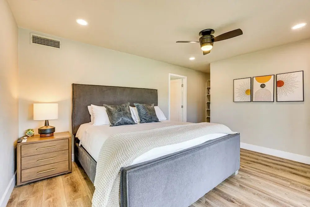 Private Pool + Putting Green: Sunny Scottsdale Gem