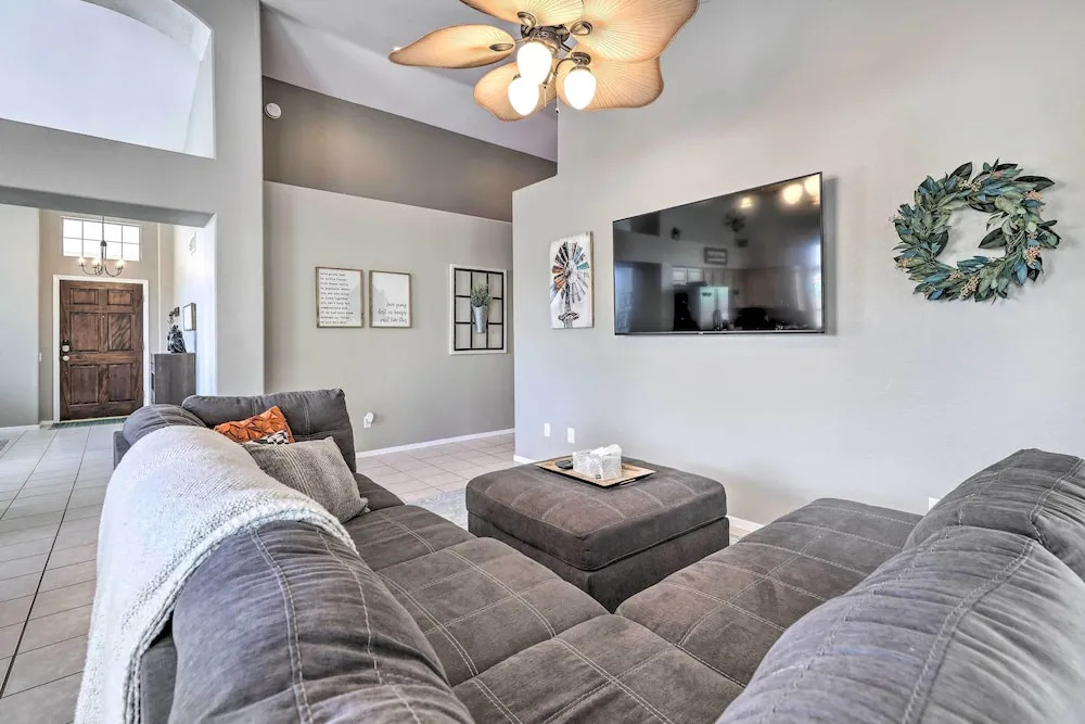 Beautiful Backyard: Comfortable Phoenix Getaway!