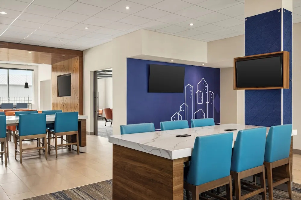 Holiday Inn Express Strathroy by IHG