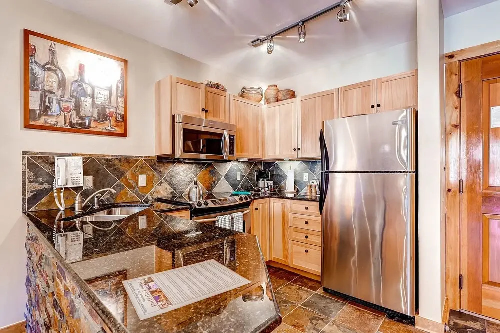 Premier 2br /walk To Slopes + Outdoor Heated Pool 2 Bedroom Condo by RedAwning