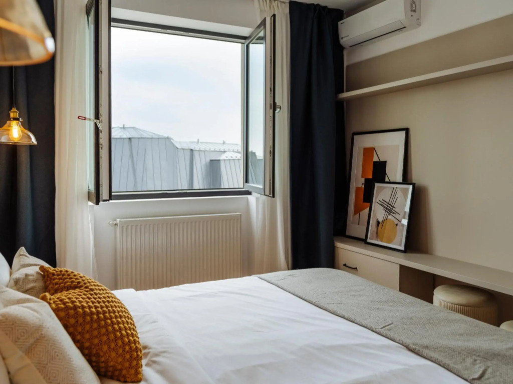 Sunny 2BR Flat - Top Location - Amazing Balcony