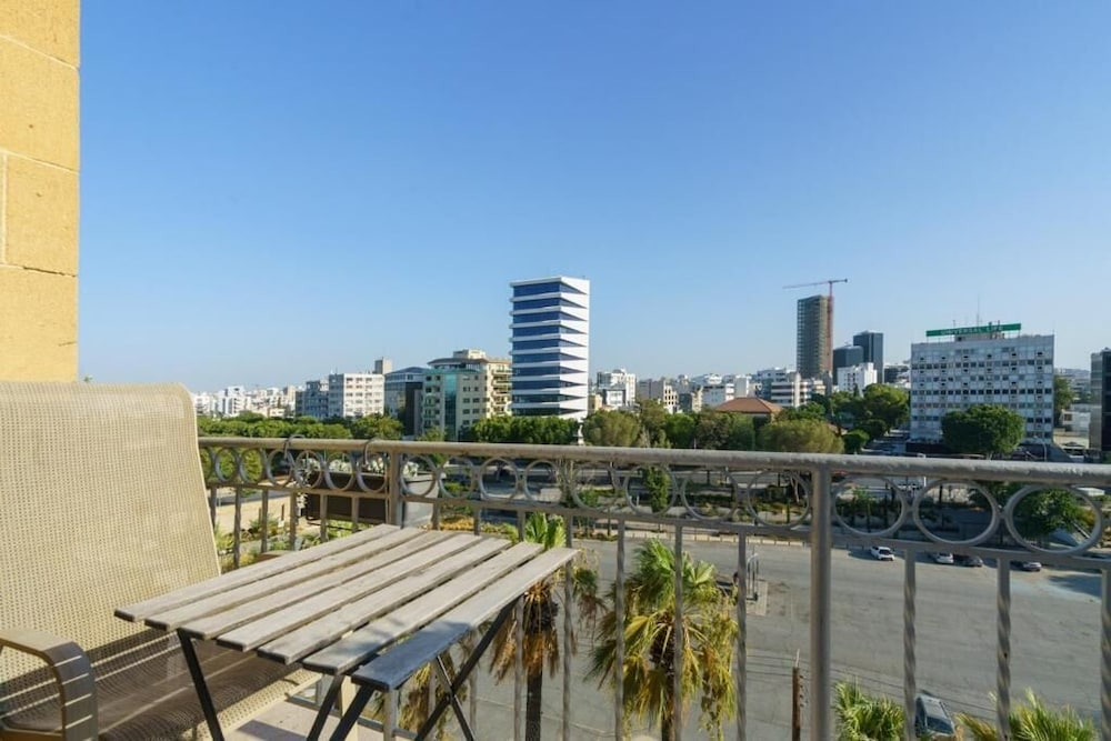 Central Penthouse Sky Suite
