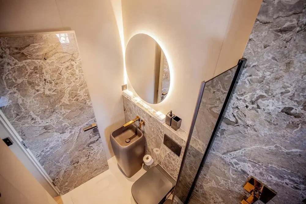 Kira Central Hvar