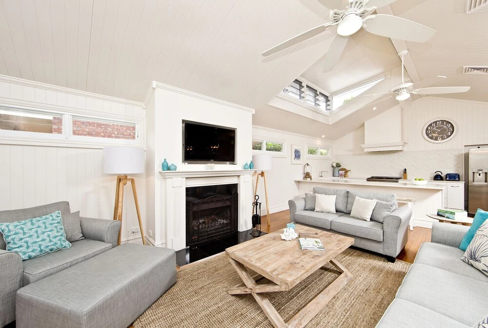 The Hamptons Beach House near Dutchies walk to Nelson Bay