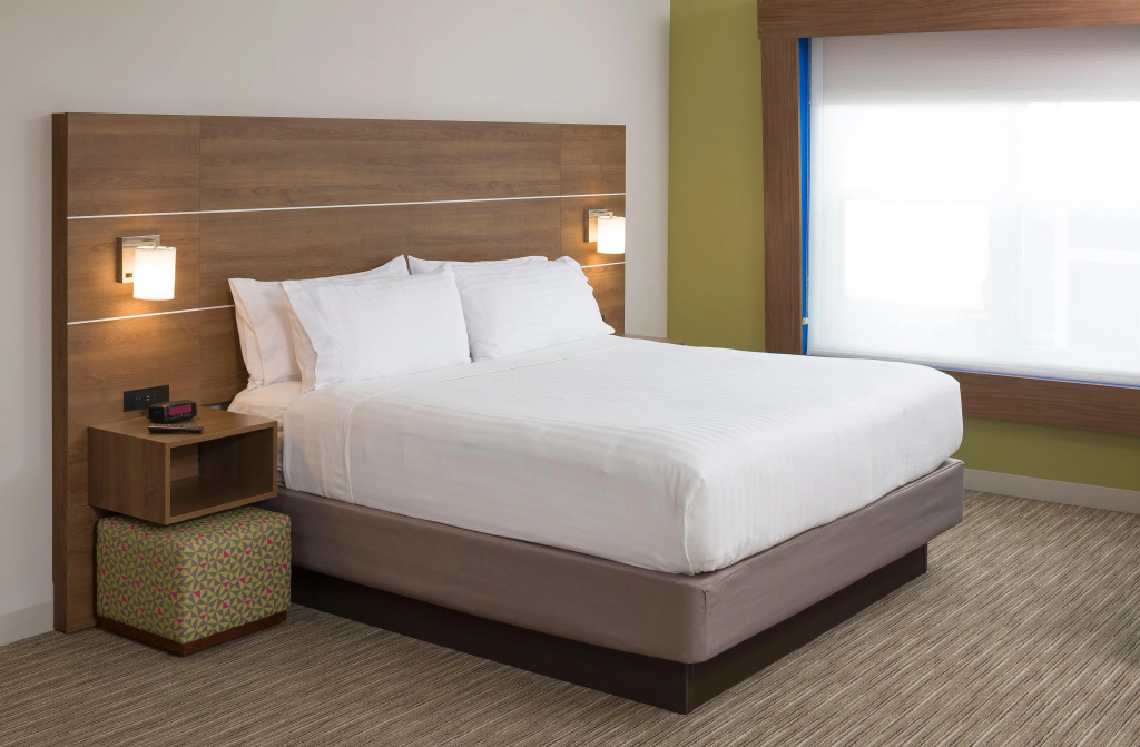 Holiday Inn Express Hotel & Suites White River Junction by IHG
