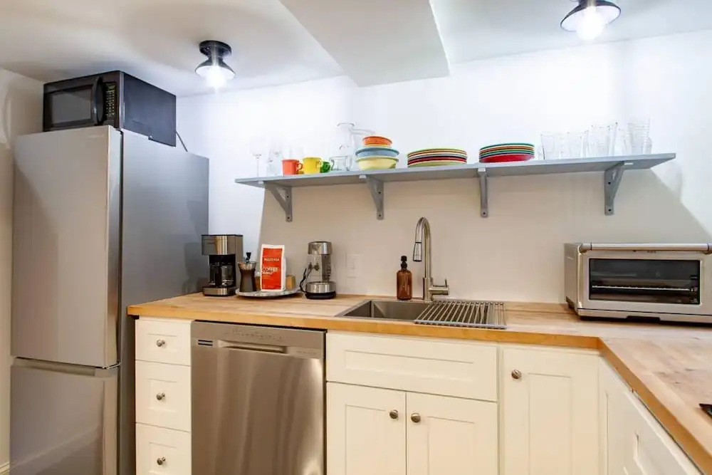 Spacious 1BR NW Garden Apartment Walker s Dream