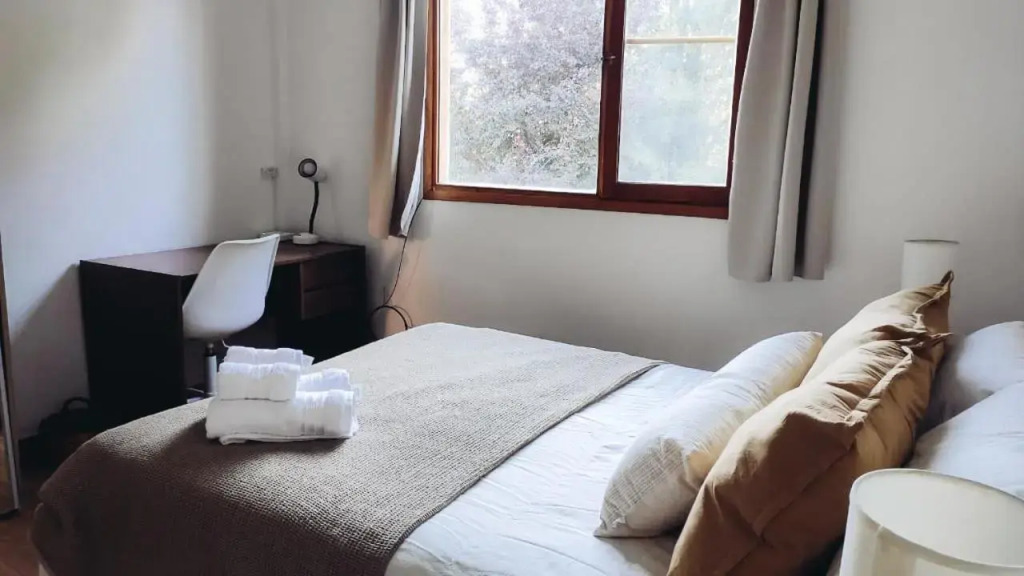 Casa con jardín y cochera ¡A 5 minutos del lago!