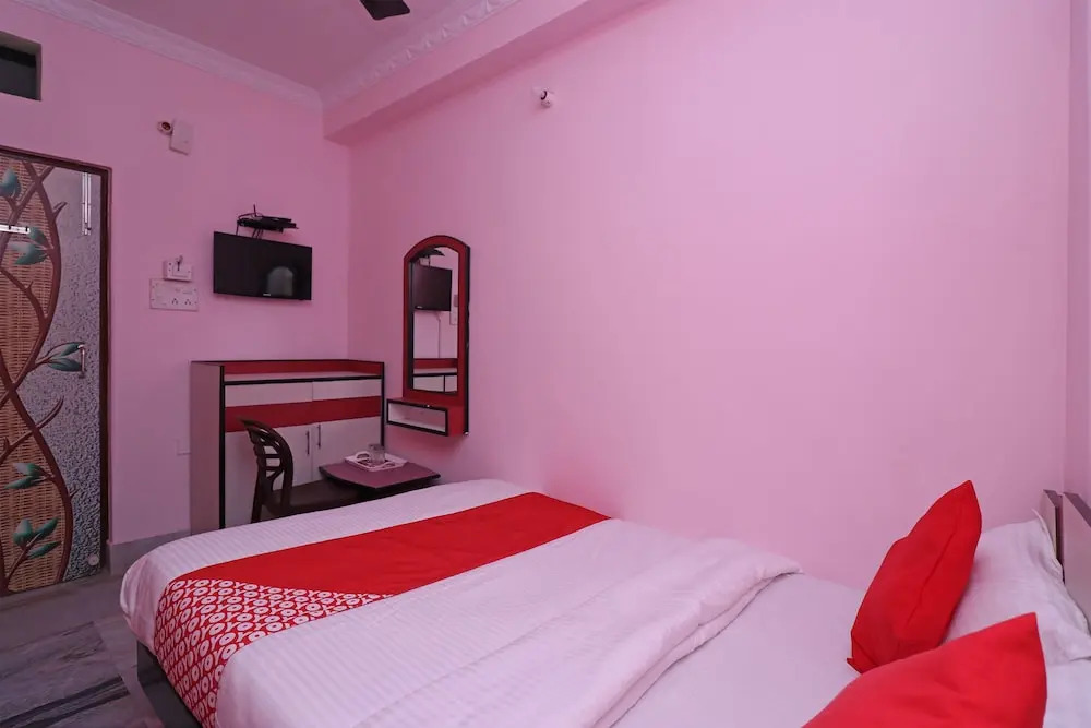OYO 30975 Karunamoyee Guest House