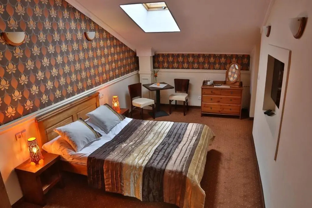 Pod Wzgórzem Bed & Breakfast