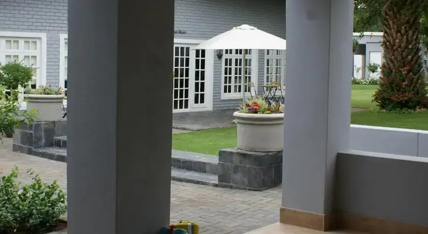 Bateleur Guesthouse