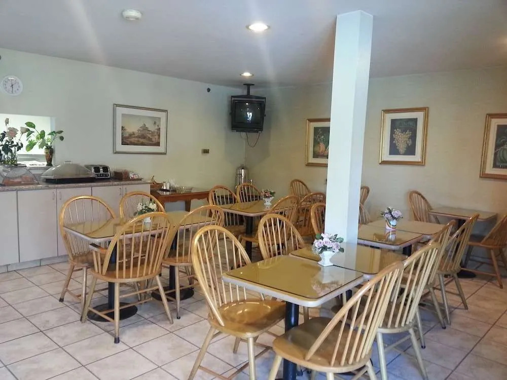 Anaheim Hills Inn & Suites