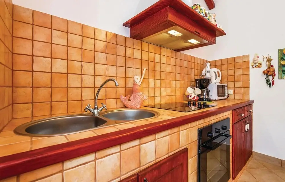 Beautiful Home in Moscenicka Draga With Wifi and 2 Bedrooms