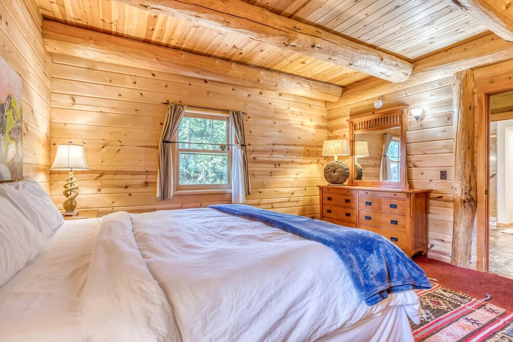 The Stellar Cabins