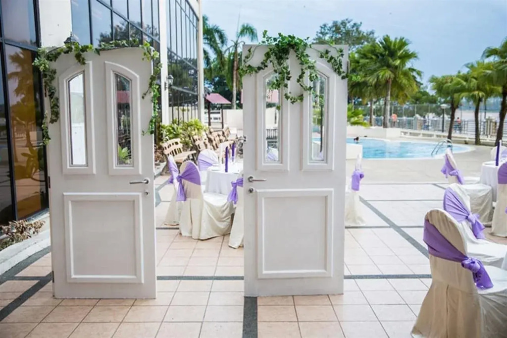 Grand Riverview Hotel