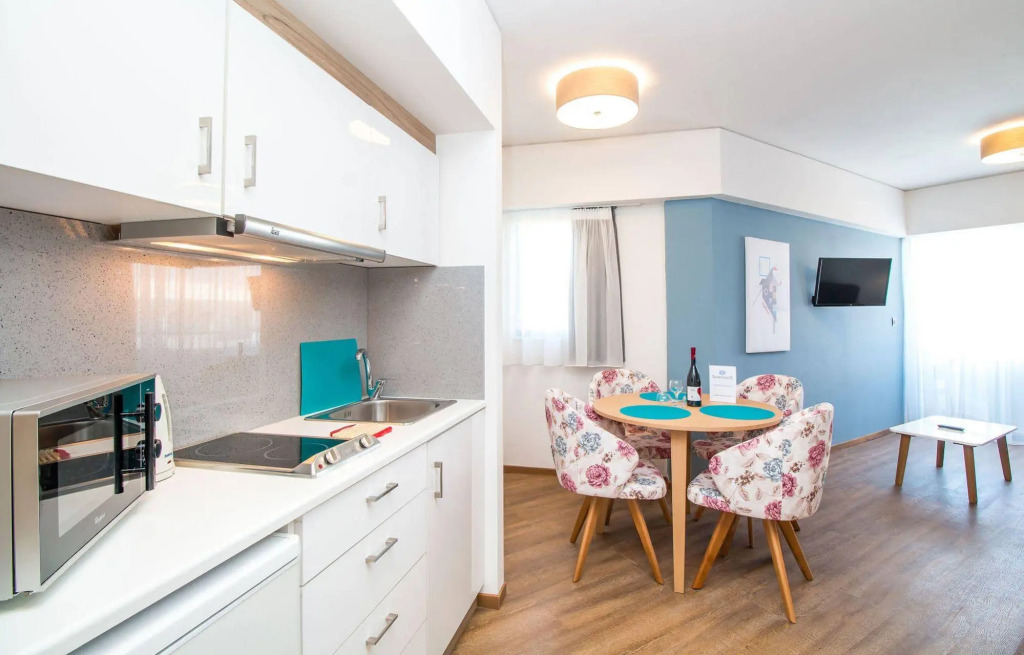 Sunny Days Hotel