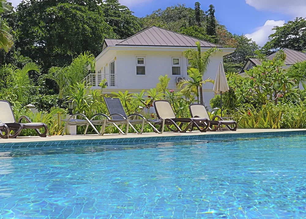Les Jolies Eaux Villa - Chateau Elysium