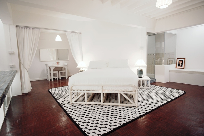 Rex Hotel