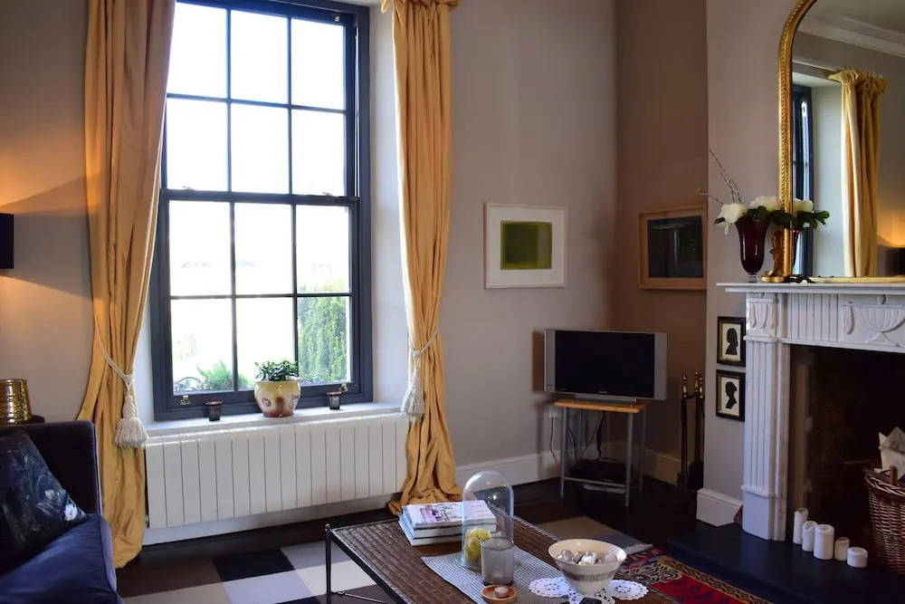 2 Bedroom Townhouse In Dublin City Centre